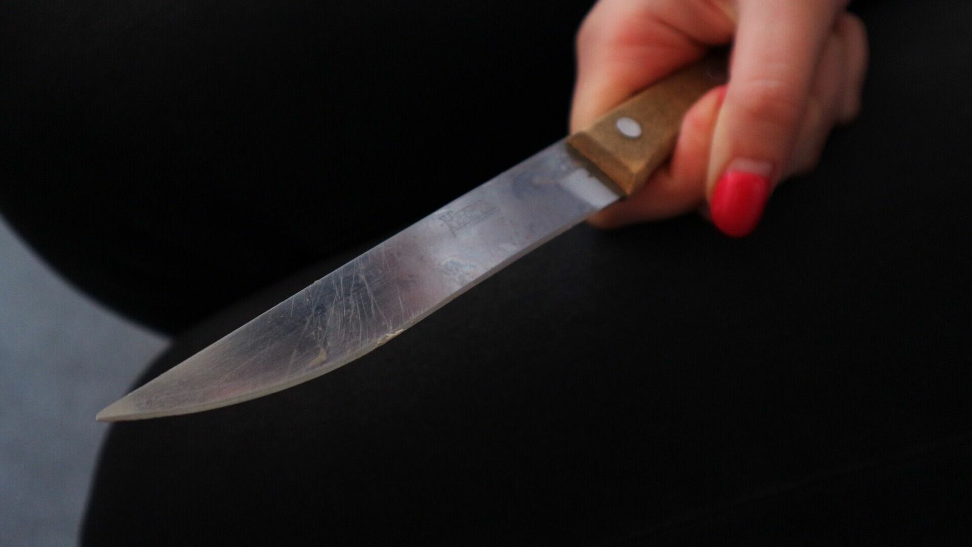 Жительница Челябинска напала с ножом на своего супруга