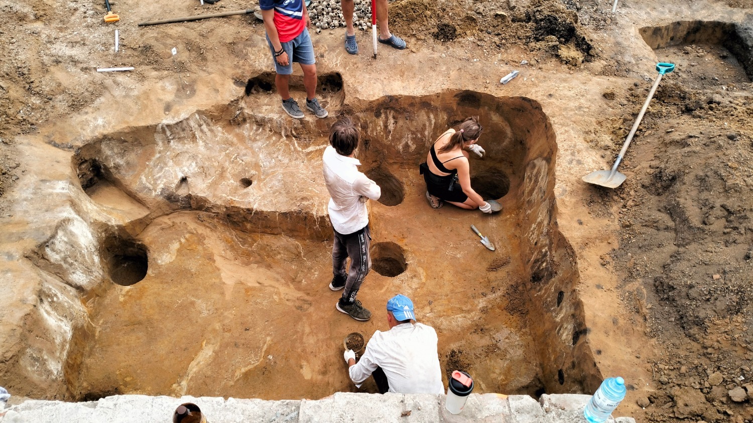 Среди археологов на раскопках в Челябинске было немало студентов