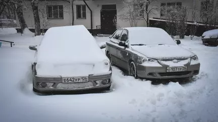 Виноват снег: водители застревают, а крыши протекают в Челябинской области