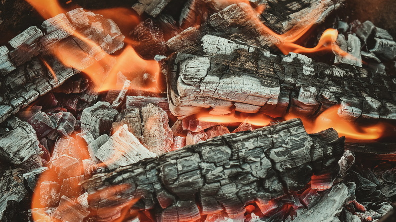 Ищут безответственных любителей шашлыков, устроивших пожар в челябинском бору