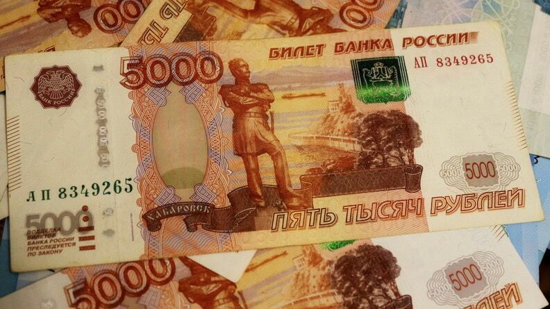 Мошенника, который обманул пенсионерку на 300 тысяч рублей, задержали в Челябинске