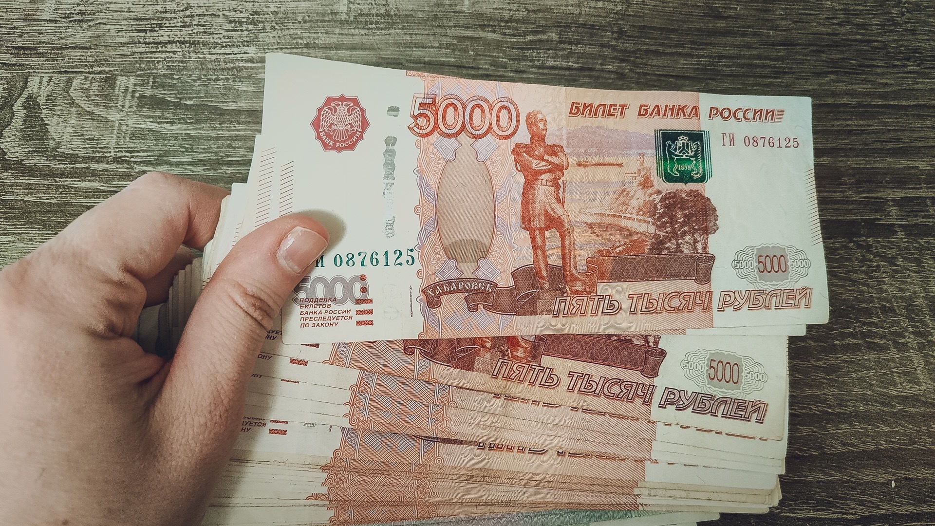 Зарплату в 200 тысяч рублей обещают рабочим-станочникам в Челябинске