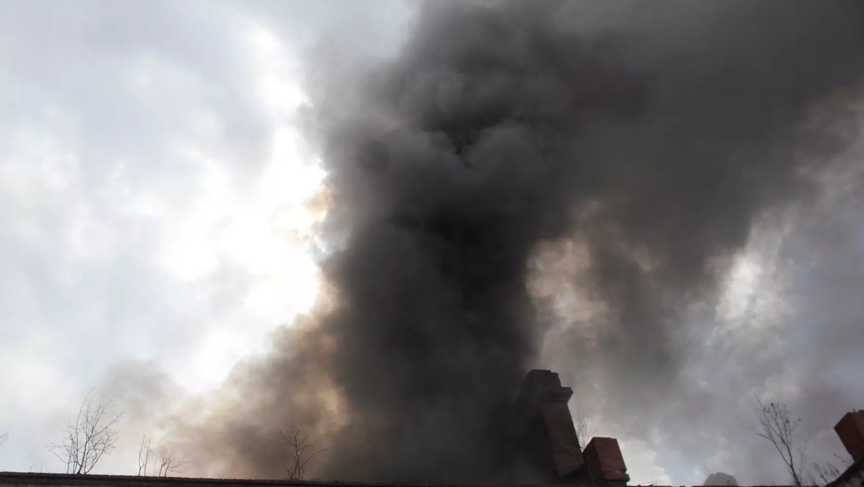 Гаражные боксы загорелись в Тракторозаводском районе Челябинска