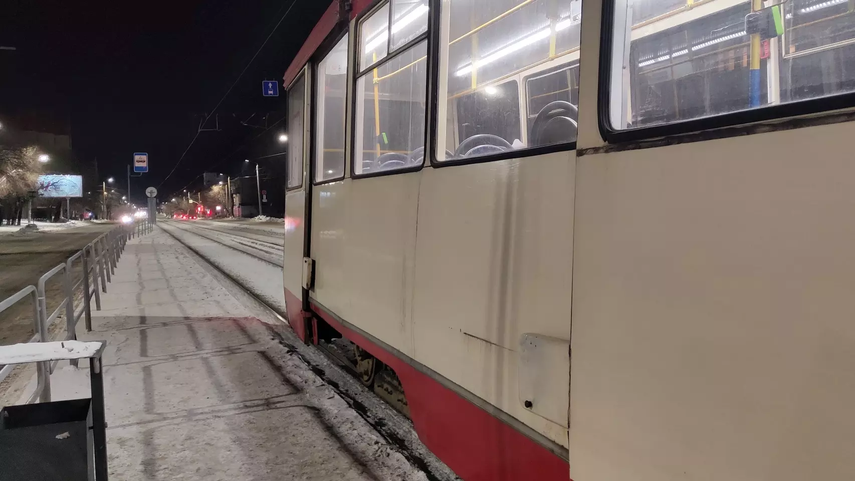 Челябинский трамвай сошел с рельсов