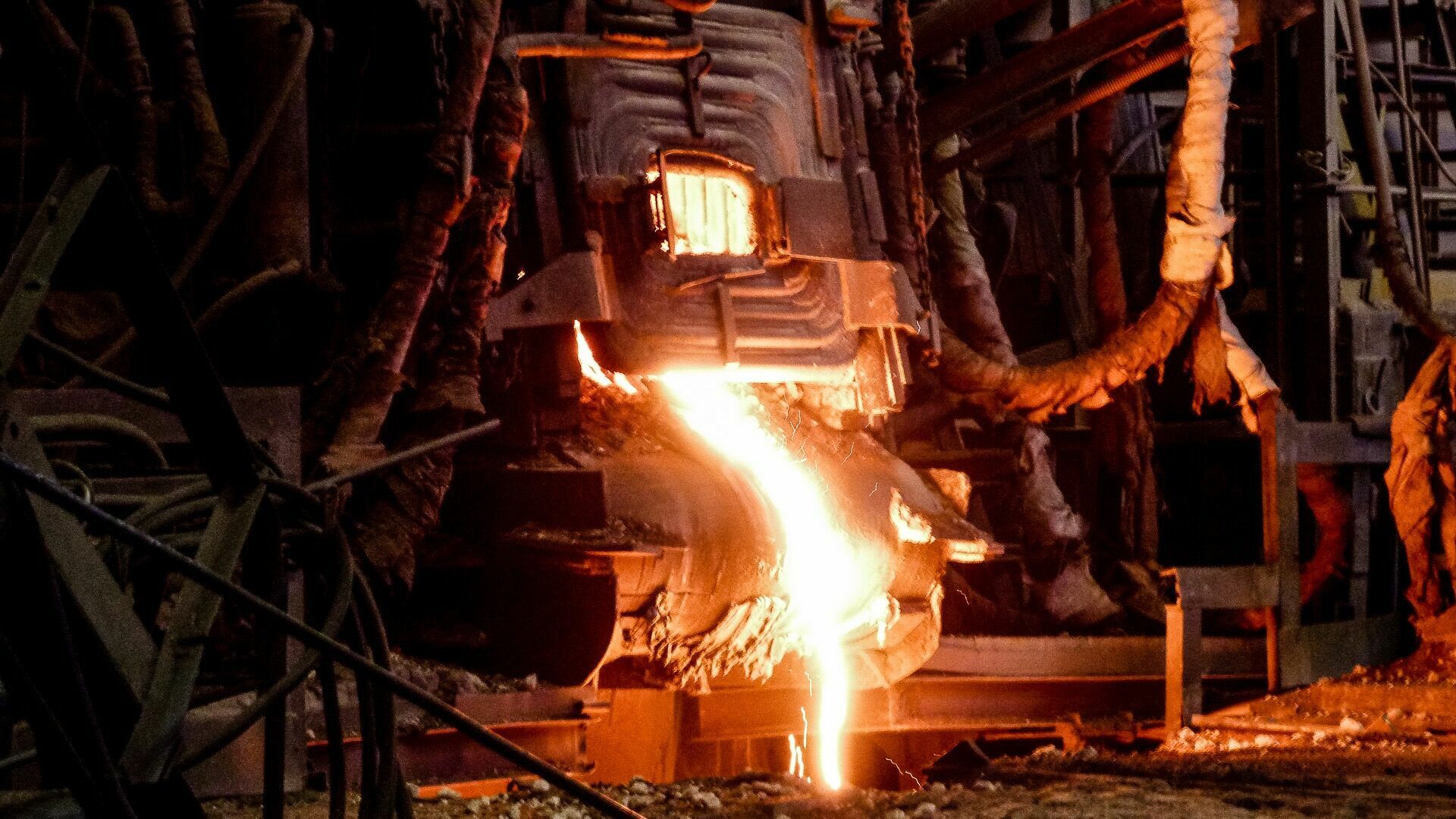Новый металлургический завод начал работать в Челябинской области