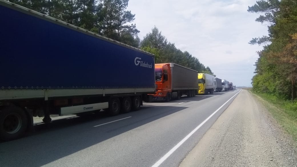 Пробки в пункте пропуска Бугристое на границе с Казахстаном возникают периодически