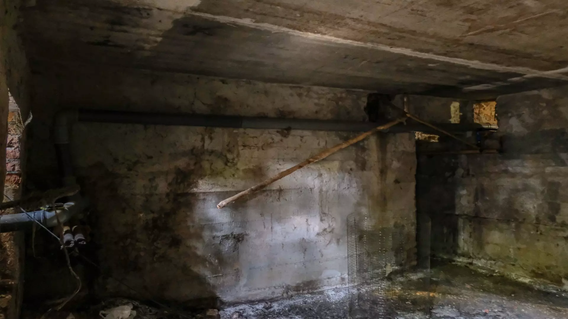 88-летняя пенсионерка из Магнитогорска вынуждена жить в затопленном подвале
