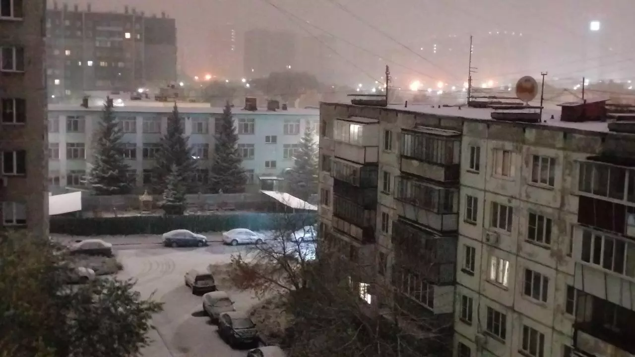 Снег идет над Челябинском