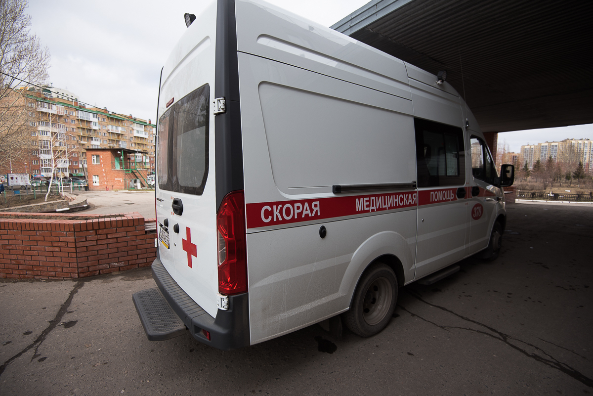 92-летнего пенсионера насмерть сбил грузовик в Челябинской области
