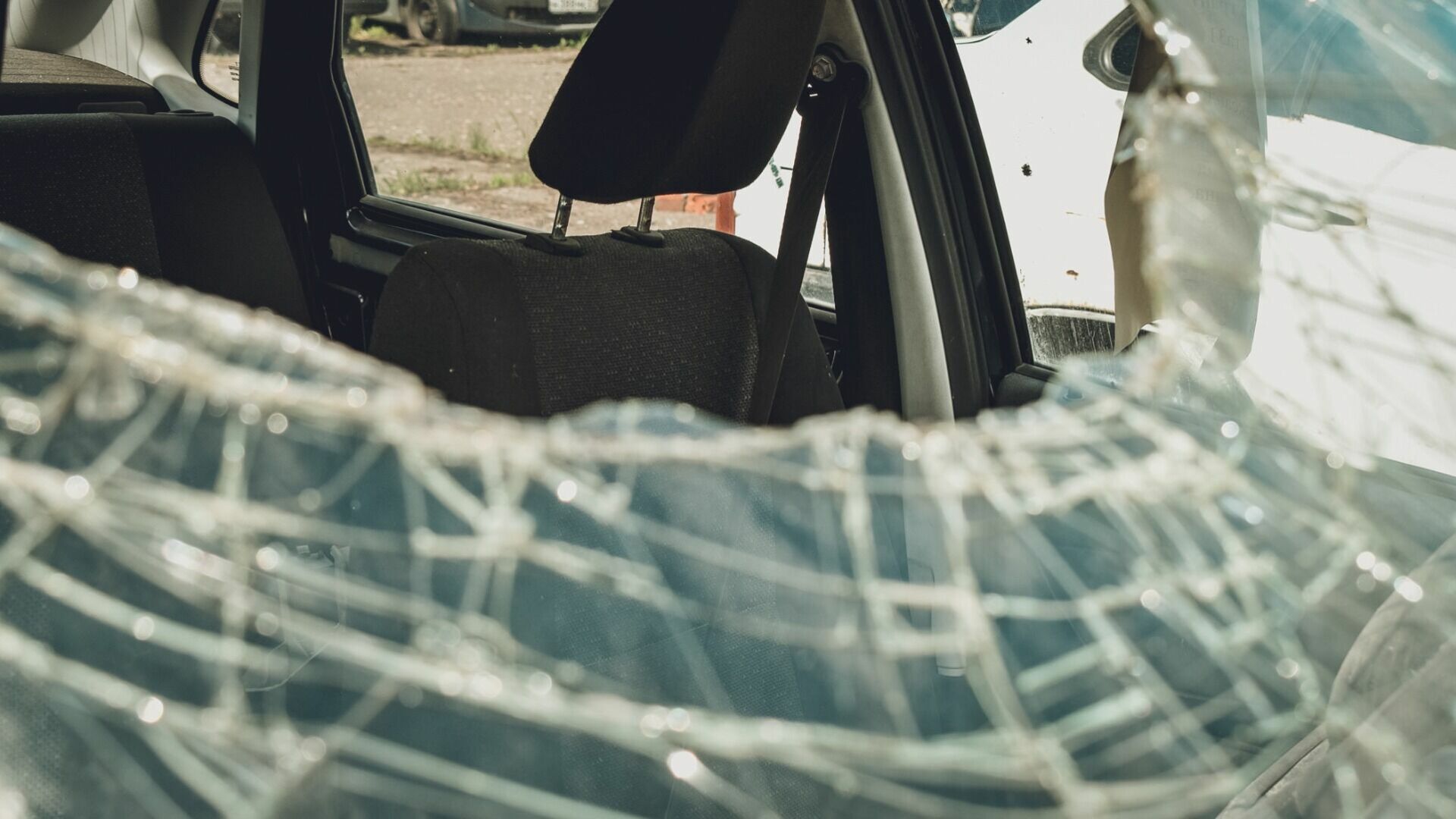 Водители пострадали в лобовом ДТП в Челябинской области, возникла пробка