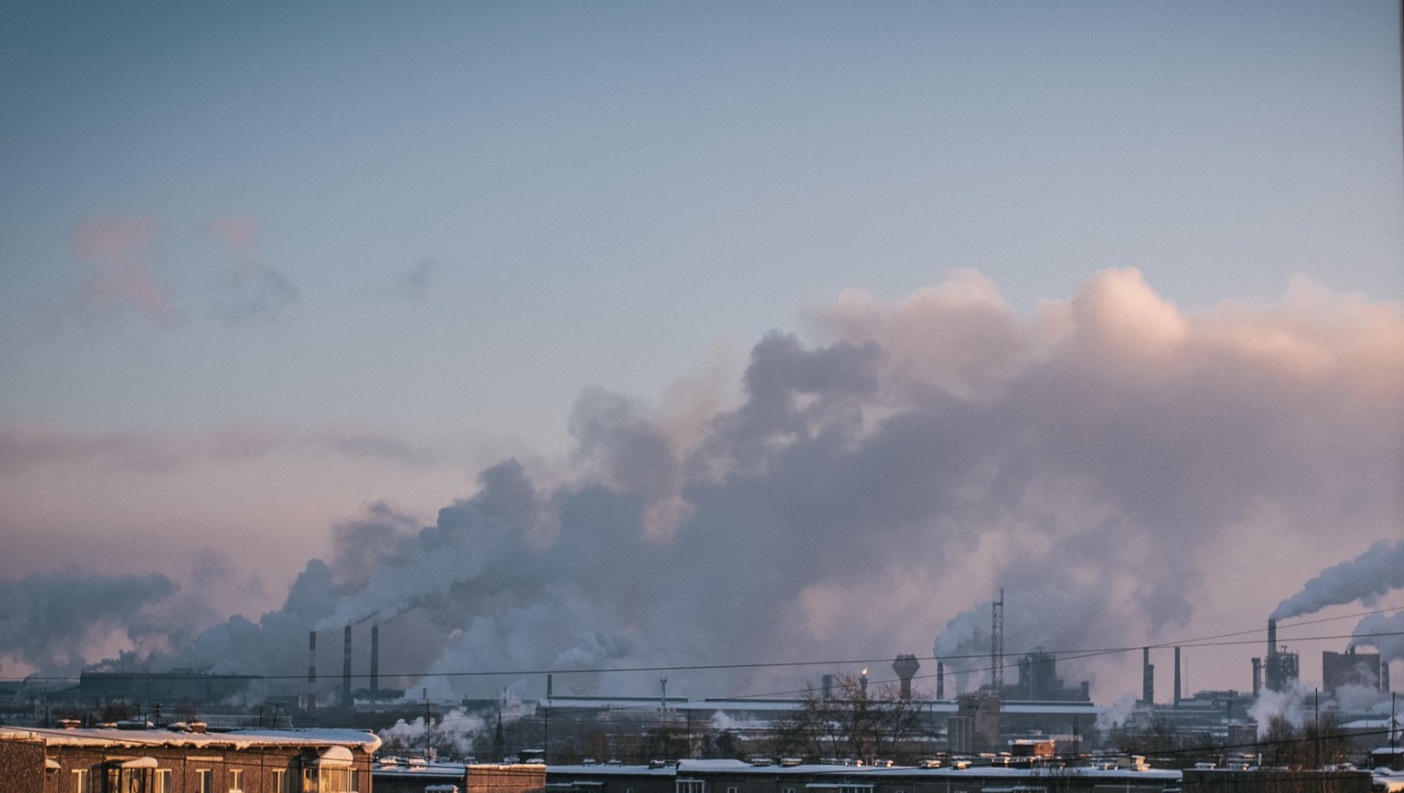 Запах гари и дымка: воздух в Челябинске снова испортился